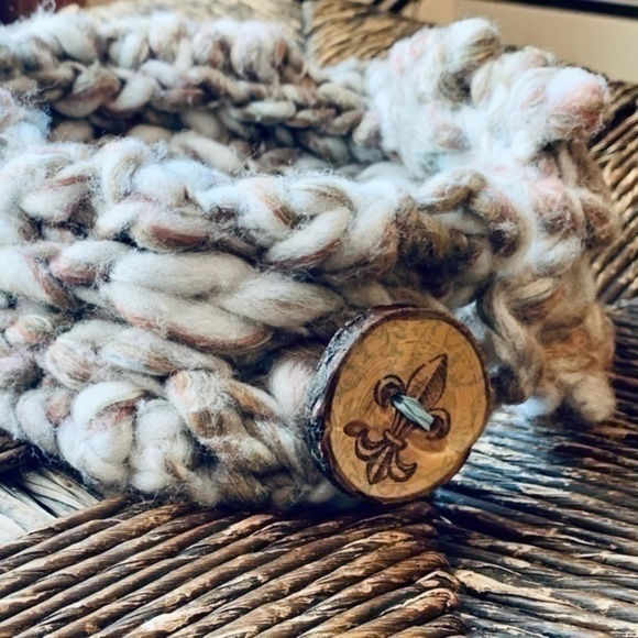 ✨🥶Neutral Hand Knit 🧶 Collar Scarf 🧣 Accessory ✨ - Picture 8 of 10